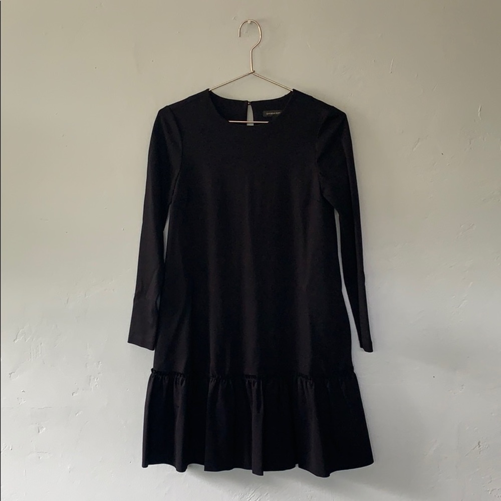 Black BR Flounce Swing Ruffle Hem Dress sz 2